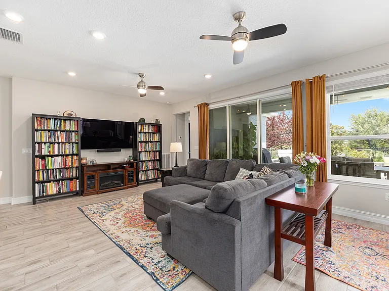 5529 NW 43rd Lane Rd — Photo 8