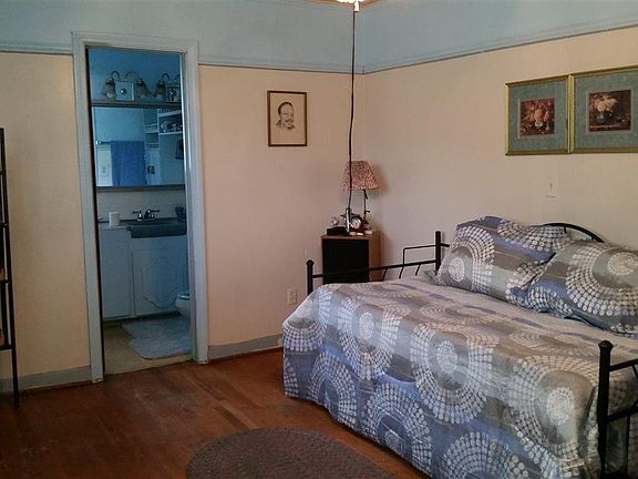 5th image of 304 Pinefield Dr