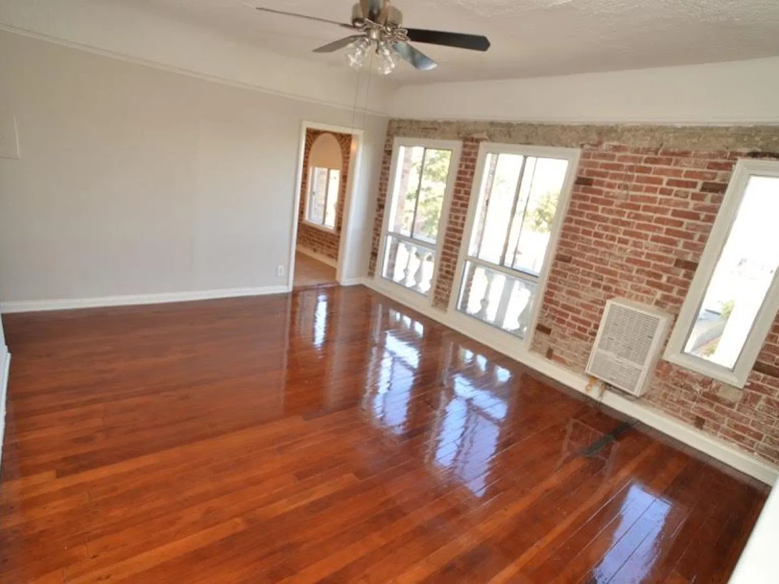 La Madrid Apartments...Centrally Located...Gorgeous Newly Remodeled...Great City Views! Quiet Nei... — Photo 3