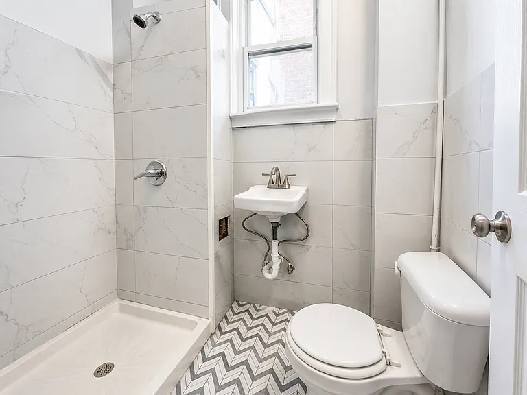 205 E Prospect Ave — Photo 8