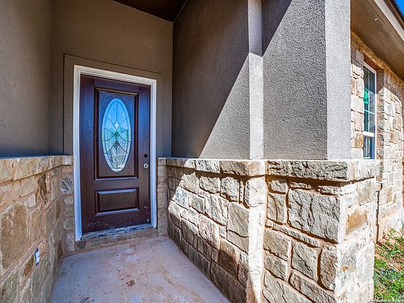 2nd image of 1115 Iris Crescent Dr