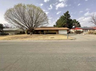 809 Twin Diamond Rd, Roswell, NM 88201