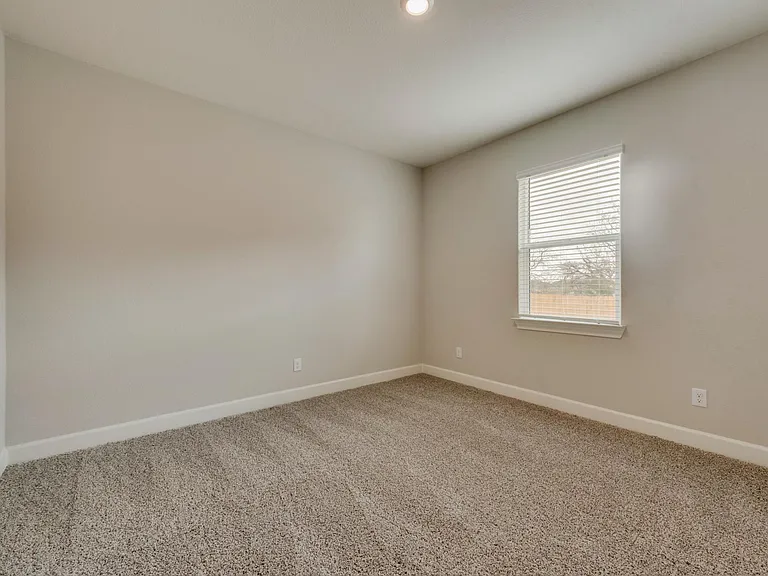 800 Jackel Dr — Photo 12