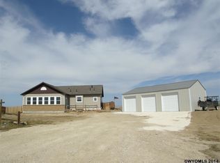 10702 Ridgeview Rd, Evansville, WY 82636