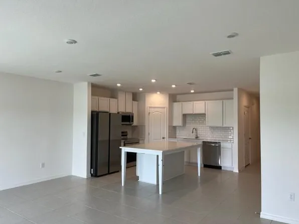 32186 Pond Apple Bnd, San Antonio, FL 33576