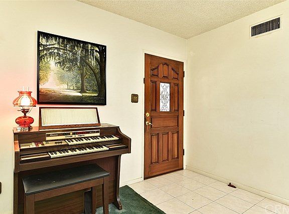 4th image of 16653 E Clovermead St