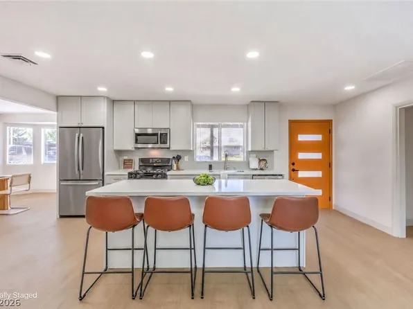 1004 Baker Ave, Las Vegas, NV 89108