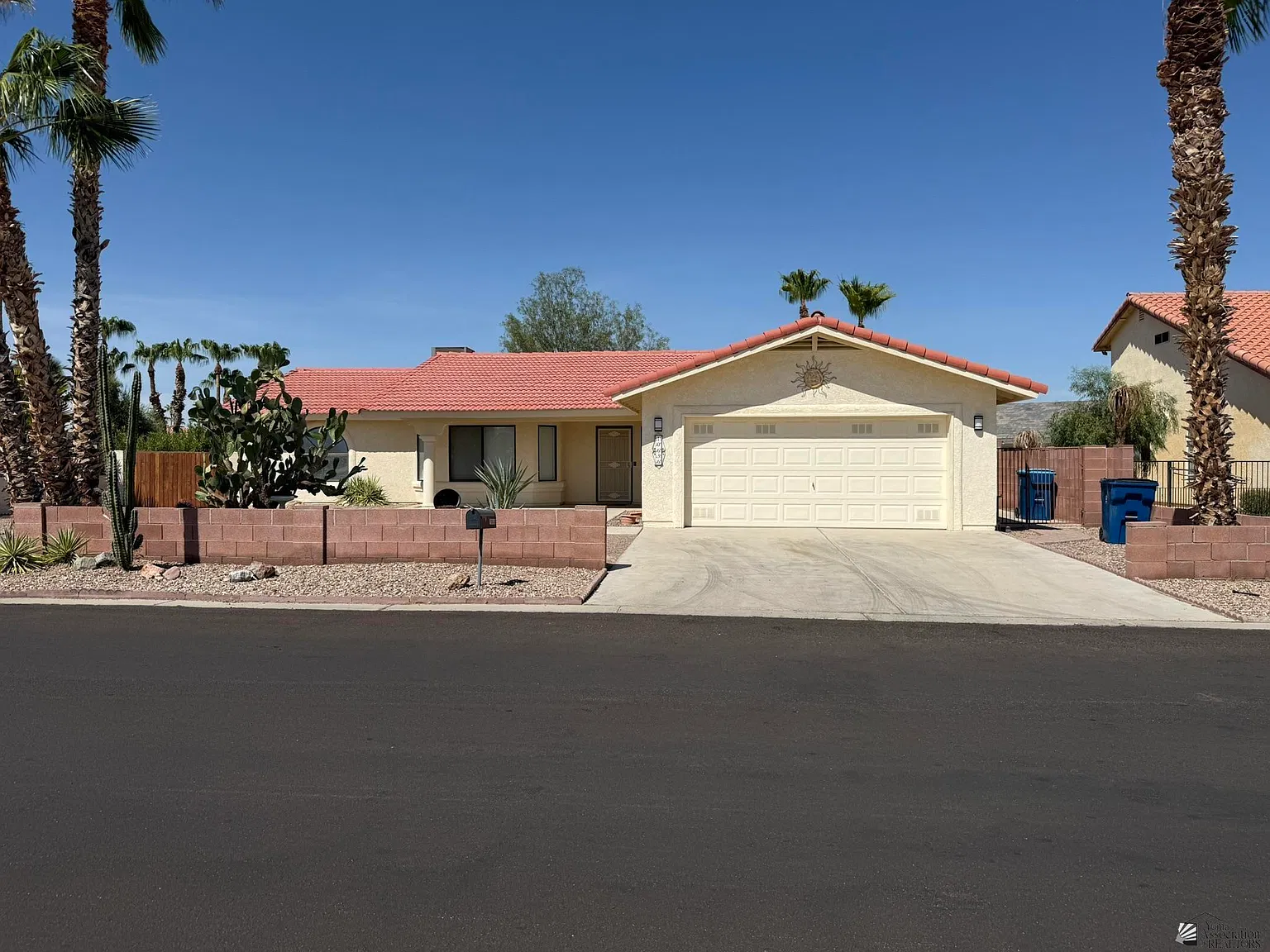 3 bed, 2.5 bath, 1728 sqft, $1,850 — Photo 1