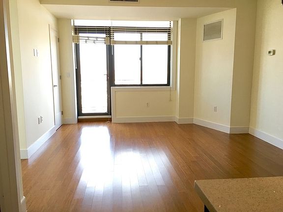 5th image of 2532 30th Dr APT 7a