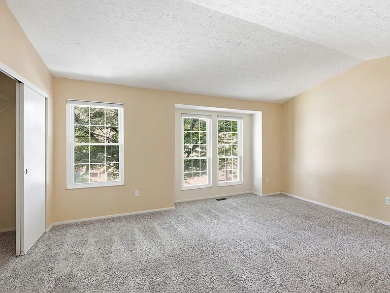 1238 Michigan Ave — Photo 6
