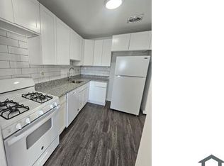 4001 Clarks Ln APT 401, Baltimore, MD 21215