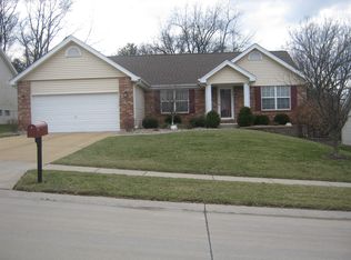 11211 Lakewood Crossing Dr, Bridgeton, MO 63044