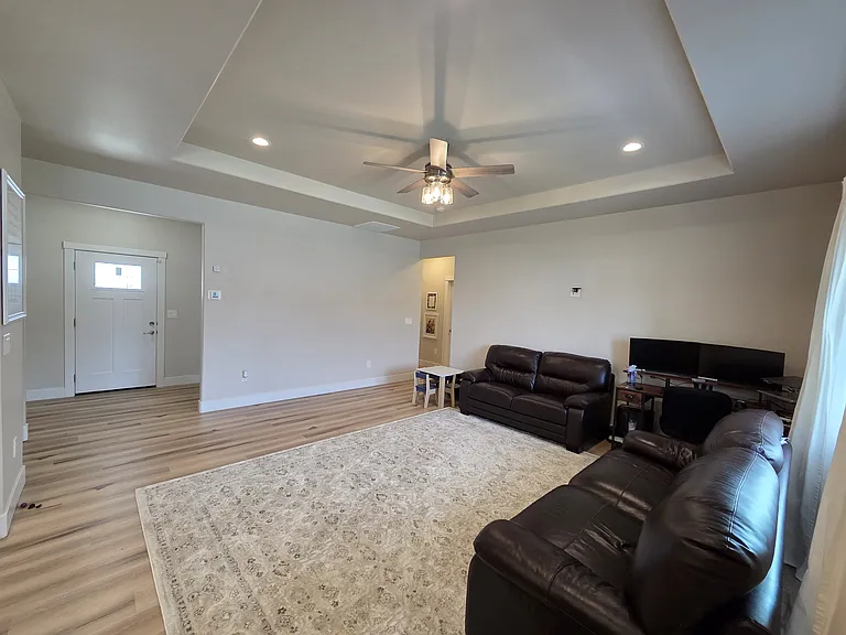 2430 Lotus Ave — Photo 13