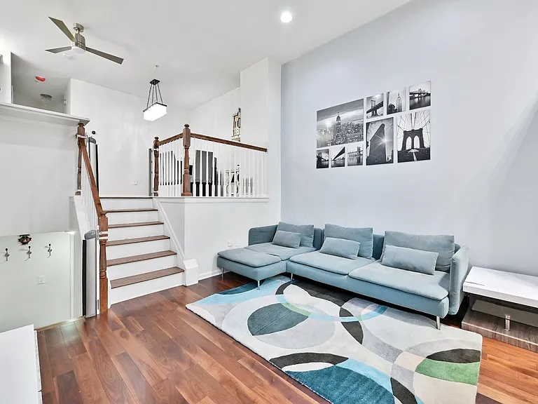 375 Kingston Ct #375 — Photo 4