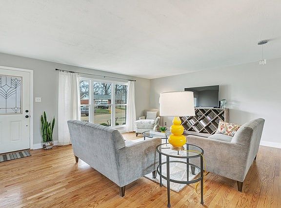 5th image of 9656 Yorkshire Estates Dr