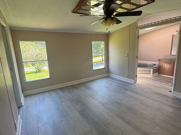 4030 Kennedy Rd — Photo 5