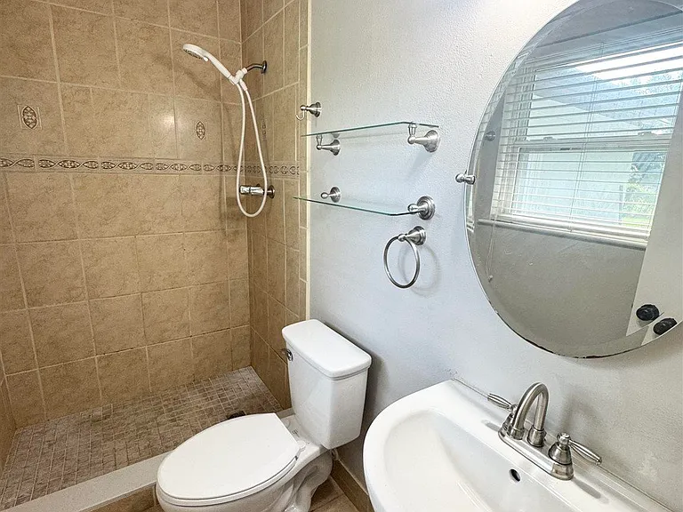 802 Blue Springs Dr — Photo 10