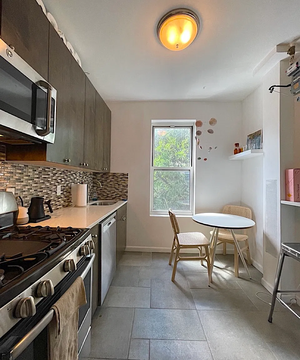 19 Christopher Street — Photo 2