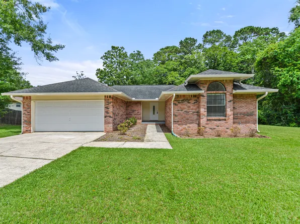 111 Winchester Dr, Ocean Springs, MS 39564