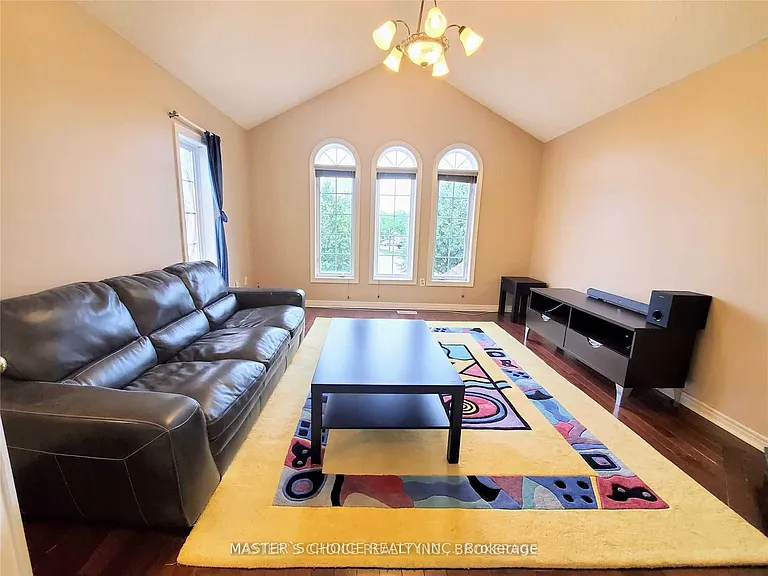 24 Golden Oak Ave — Photo 21