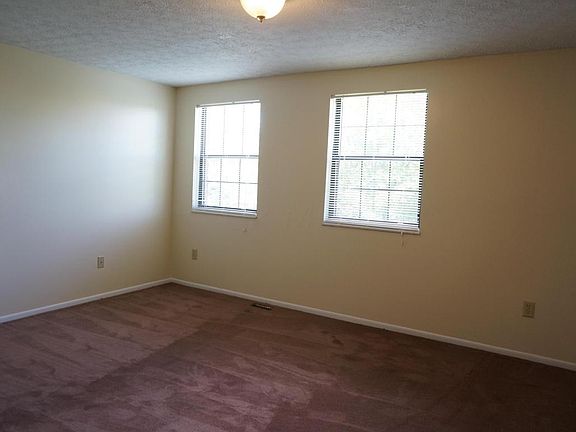 4th image of 308 Northgate Ct