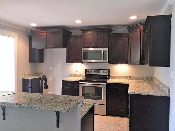 4th image of 2911 Silver Brook Ln