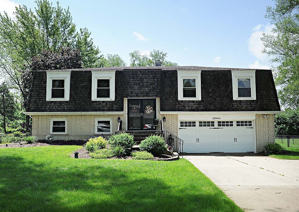 1st image of 22W411 Webster Ave