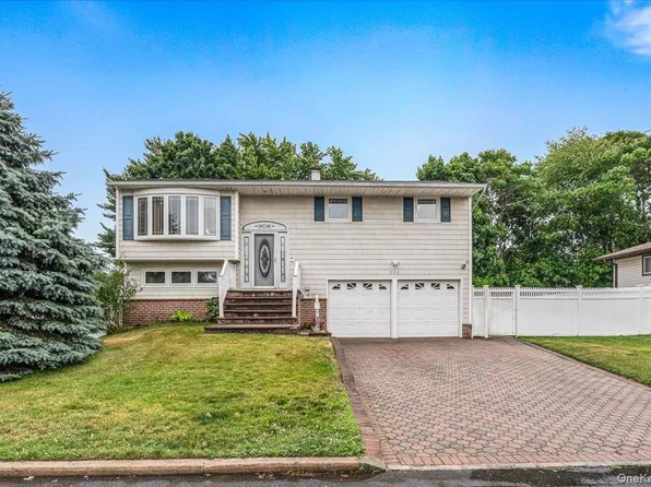 194 Missouri Avenue, Bay Shore, NY 11706