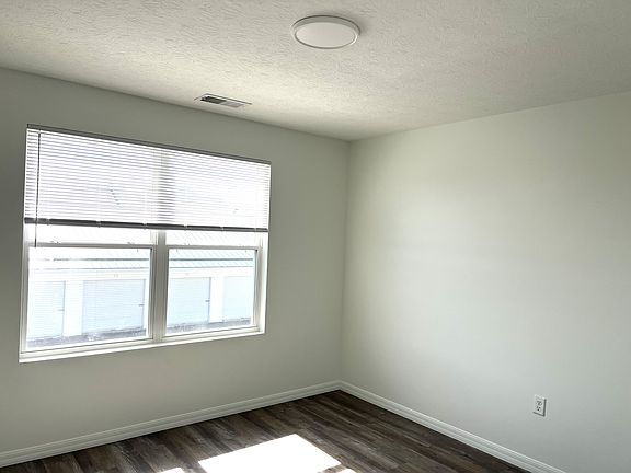 4th image of 6196 Commerce Dr #2105