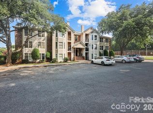 6203 Rosecroft Dr, Charlotte, NC 28215