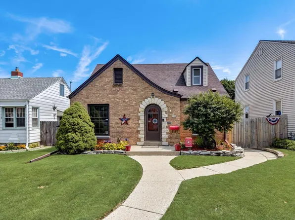 2130 South 88th STREET, West Allis, WI 53227