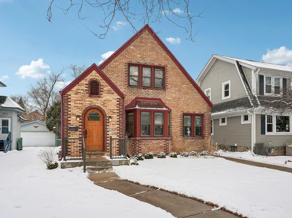 1910 East Newton AVENUE, Shorewood, WI 53211