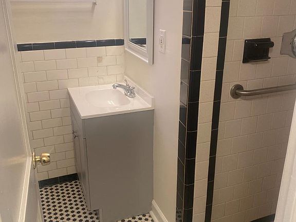 5th image of 3435 6th St