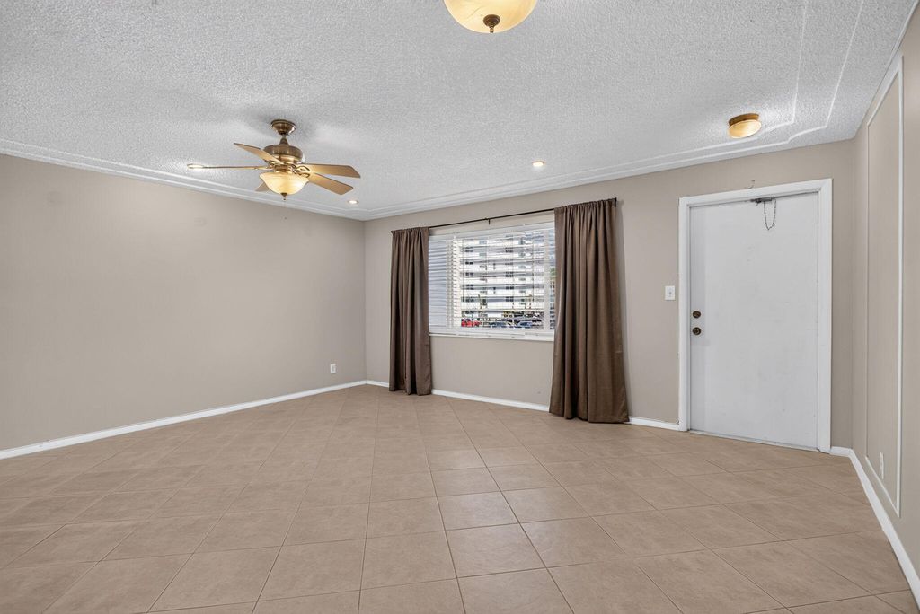 2840 NE 14th Street Causeway #203A, photo 6