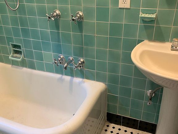 2nd image of 212-16 38th Ave #1Z