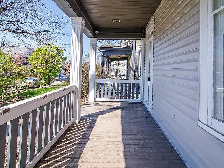 E 17th Ave — Photo 31