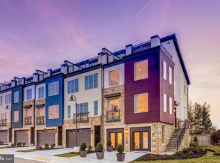 2860 Lowen Valley Rd, Alexandria, VA 22303