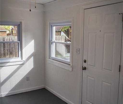 3rd image of 259 Wychwood Ln