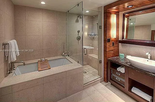 6801 Collins Ave #309 — Photo 23