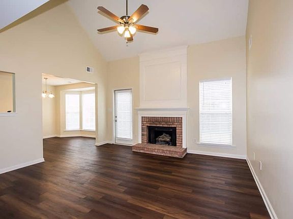 5th image of 7629 Nicolette Ct