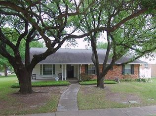 9521 Overwood Rd, Dallas, TX 75238