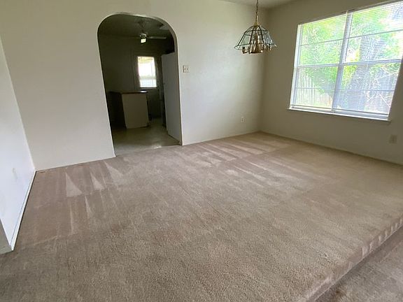 4th image of 1405 Rose Ave