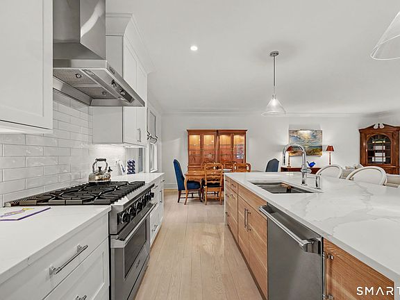 5th image of 160 Forest Street #160