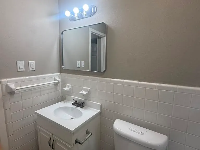 2520 Normont Cir #2520 — Photo 8