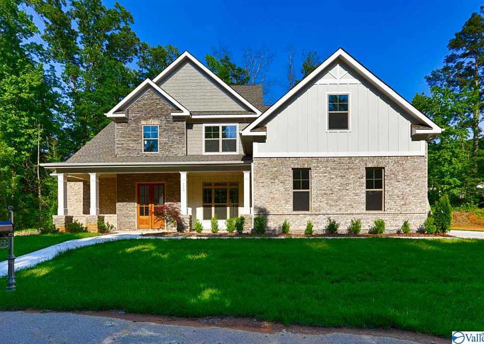 1st image of 123 Railway Ln SE