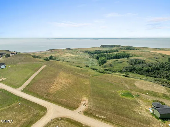 LOT 6 42b Ave NW, Garrison, ND 58540