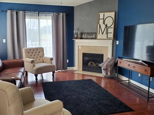 6025 Fox Basin Rd, Rockford, IL 61108