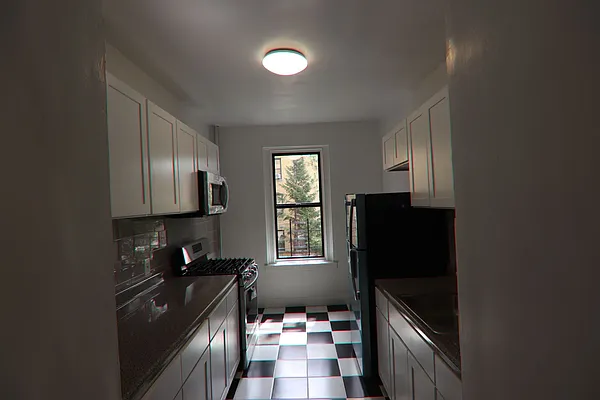 Rented by PMG Real Estate  | media 12