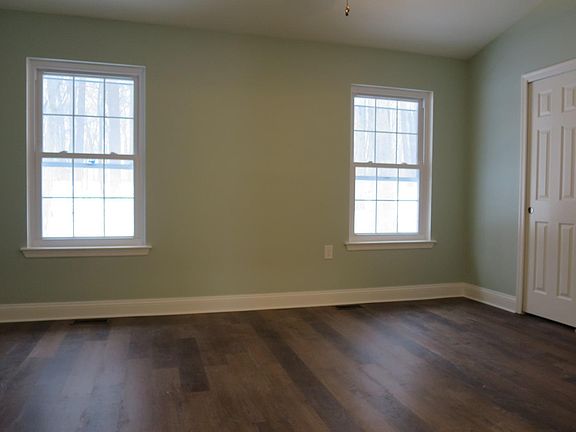 5th image of 35 Fair Oaks Ct