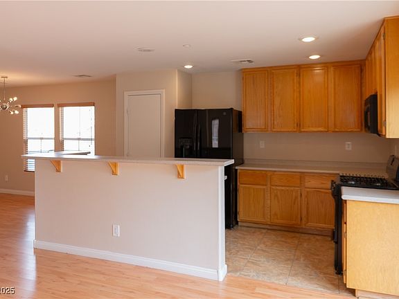5th image of 1158 Safari Creek Dr